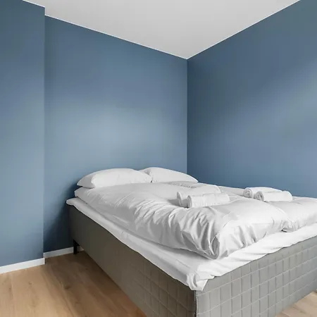 Brand New! Beds I Cozy Corner Apartment